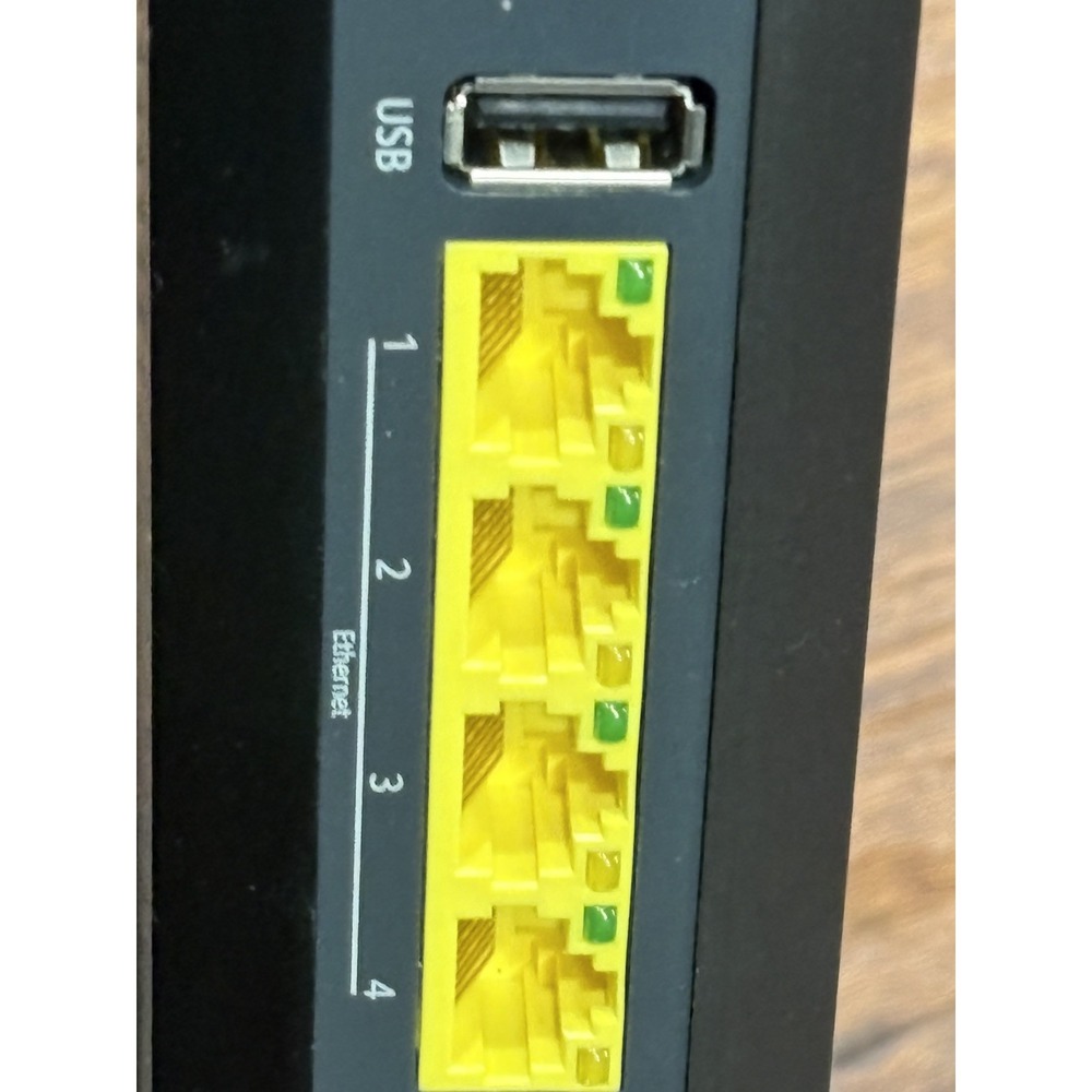 NETGEAR Nighthawk DOCSIS 3.0 Cable Modem Router C7000v2 - Picture 8 of 15